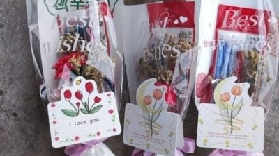 家长学生发挥巧思    创意礼物谢师恩