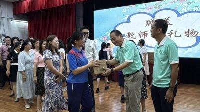 “教师乃教育之根魂”    陈宝全：学生成长引路人