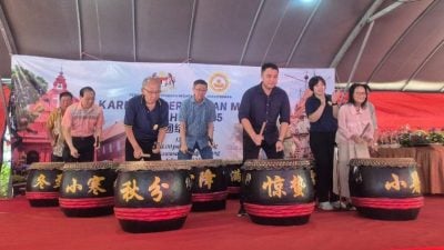 武吉波浪佛学会卫塞节书法赛   各族展现书艺特色