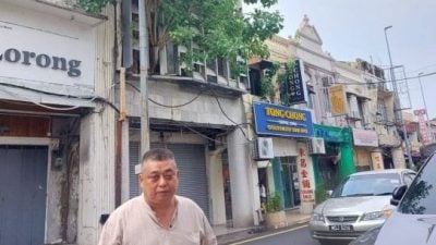 残破店屋恐成危楼   雷宝翔促市厅围走廊