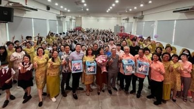 吴彩莉 李诗韵 陈淑卿老师荣休  育华欢送会场面温馨