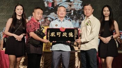 余江福：购3店充庙宇  显灵宫需200万建费