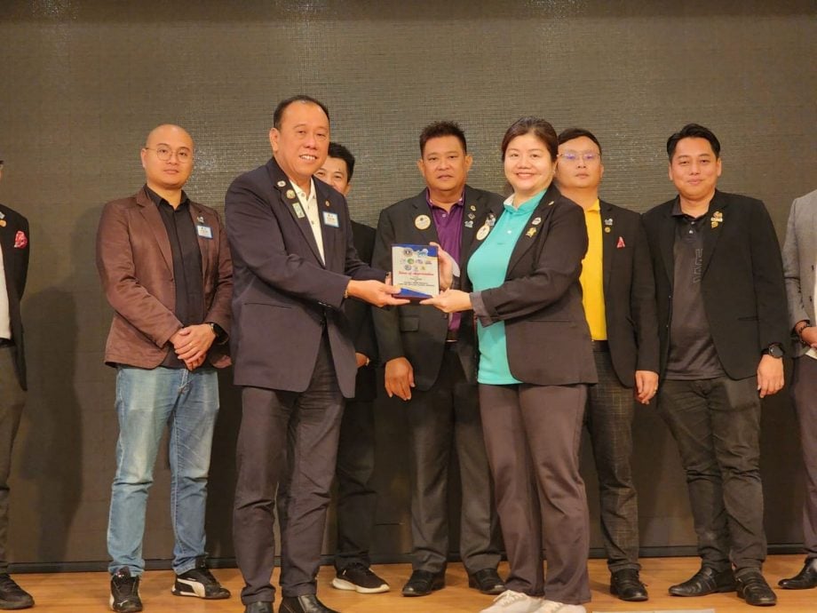 (古城第二版主文) 乐活-赖庆中看外公送裤子给他人当掉换钱,自小受影响必须行善