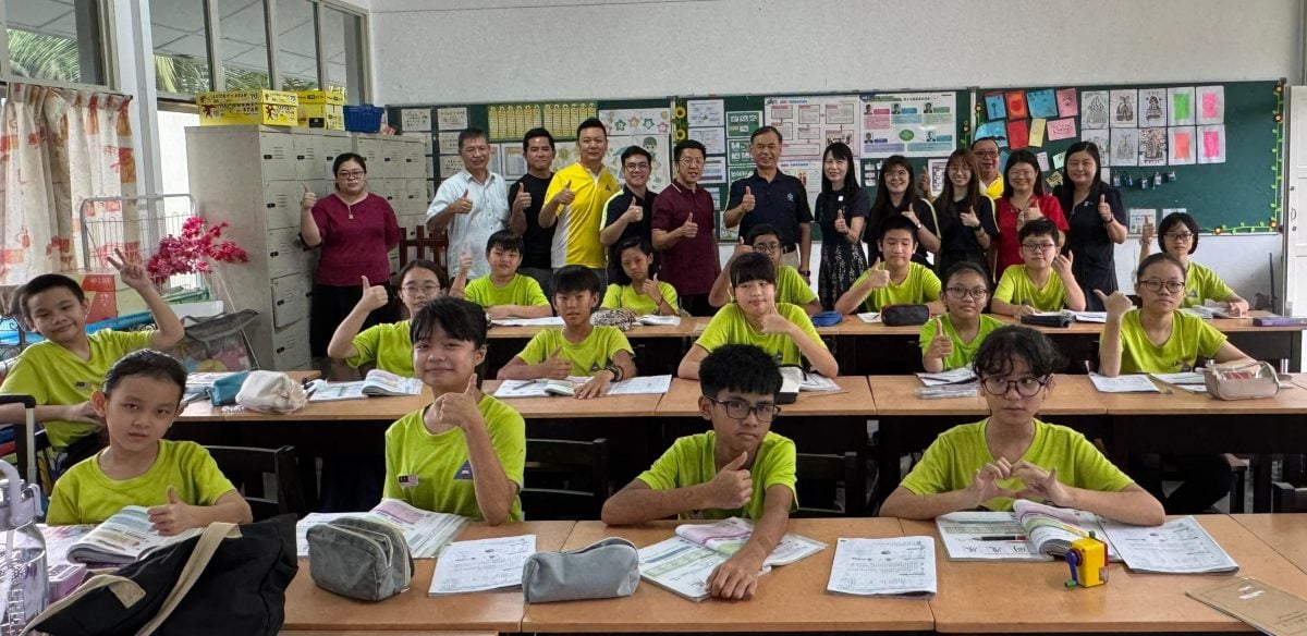 （古城第六版主文）中钢捐赠桌椅