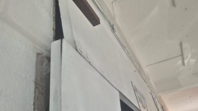 撬店门外遮板 摩托轮胎放风    祈安律一带现破坏王