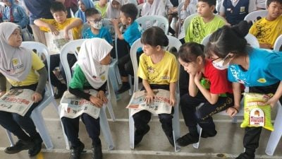 學生閱報計劃｜鄭文通：校友鄭貴財捐贈星洲 提供學生優質閱讀資源