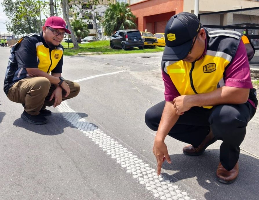 （大北马)港口试铺状道路标线技术，全马个采用 