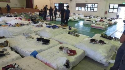 载满25万令吉赝品2罗里   在黑木山边境被截停查办