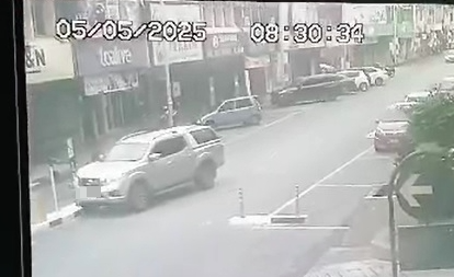 加央市会智能停收费制度试跑数天，疑被人撞坏2个车牌自动识别道闸