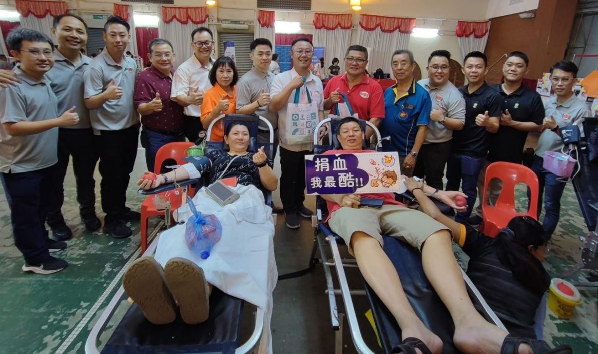 （大北马）北海威省陈氏颍川堂“康乃馨的爱—511捐血运动”，筹获128包浆。