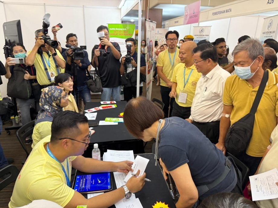 （大北马）大山脚瑶池金母慈善基金会发放85万令吉给槟吉医疗单位