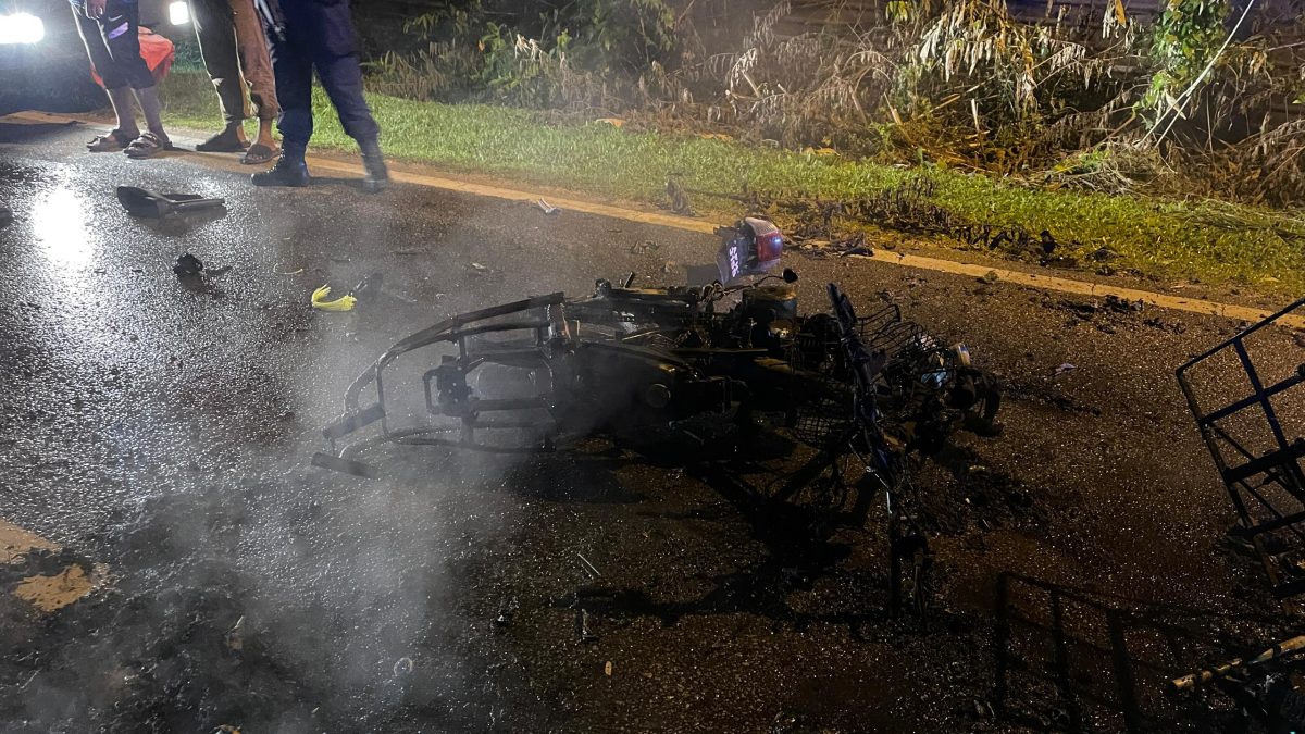 （大北马）摩托相撞起火 2骑士毙命