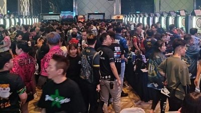 槟国际飞镖节开幕　500好手交流切磋
