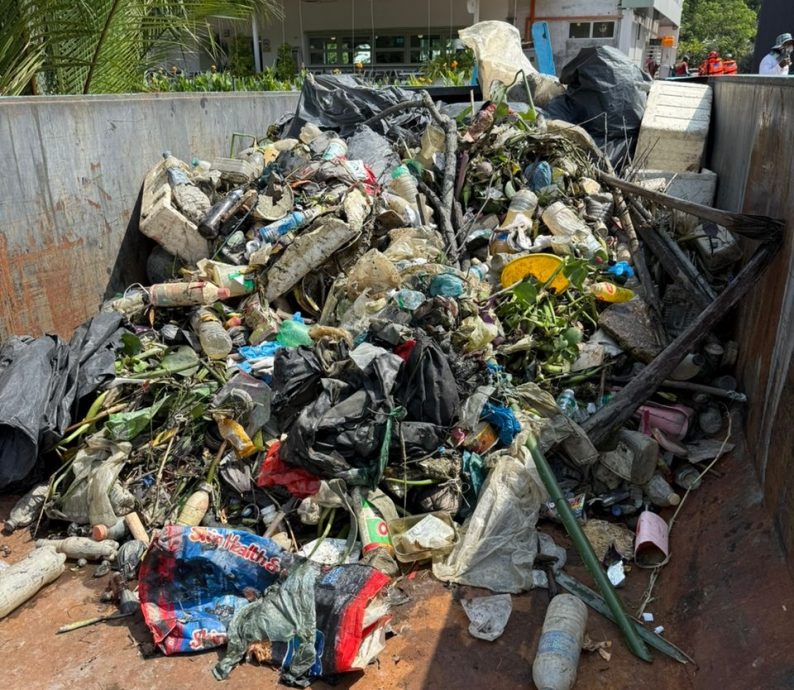 （大北马）清理柔府河2.0 捞出788公斤垃圾