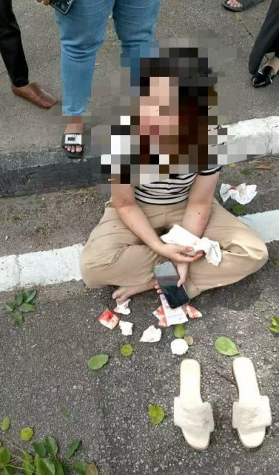 (大北马)牛汝莪路段树木倒下,女骑士被砸翻车受伤