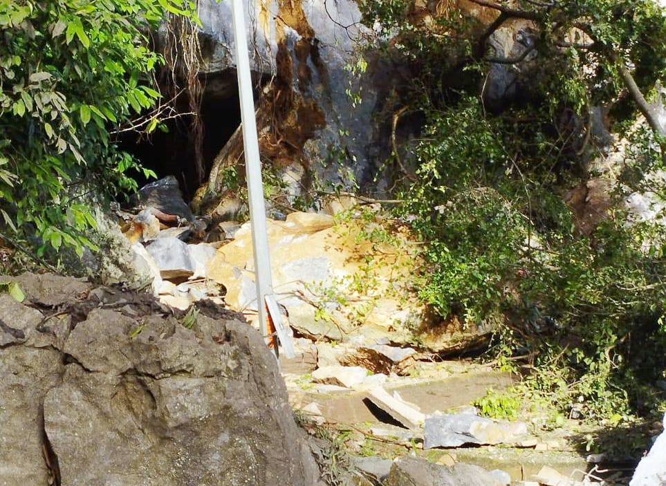 （大北马）玻再发生石崩塌未有人命伤亡，玻港口武吉古布登山路暂关闭