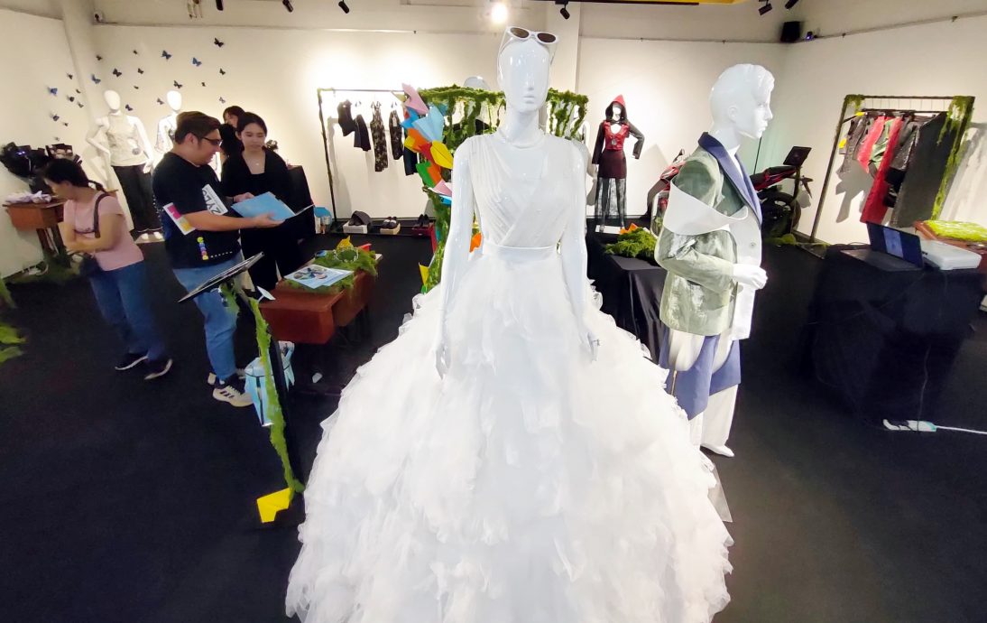 （大北马）赤道艺术学院毕业展 29学生现才华