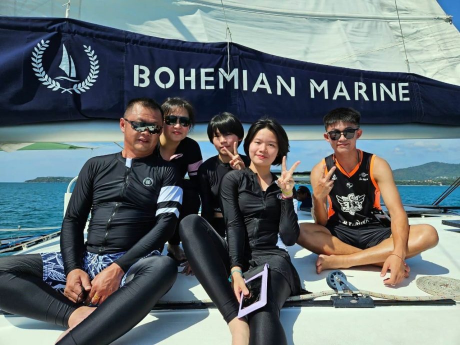 (大北马)遭沙石罗里从后猛撞 18岁华青当场毙命