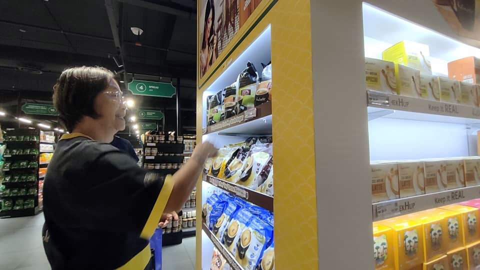 黄顺祥安排到超市   安老院长者开心购物