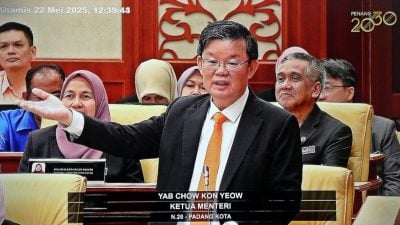 槟州议会 |PDC向州政府追债事件　  曹观友林冠英正面交锋