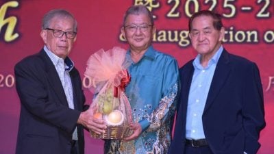 黄守群：内贸部“一刀切”执法 小贩家用煤气桶构沉重打击