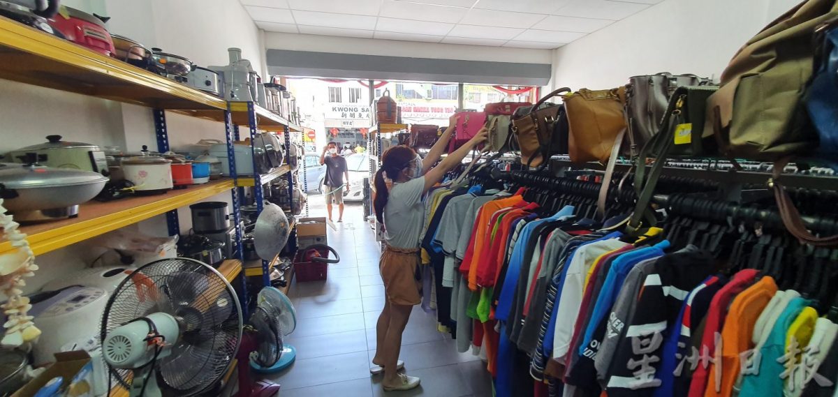 （已签发）感悟贫富差距 二手回收业者助弃品重生 