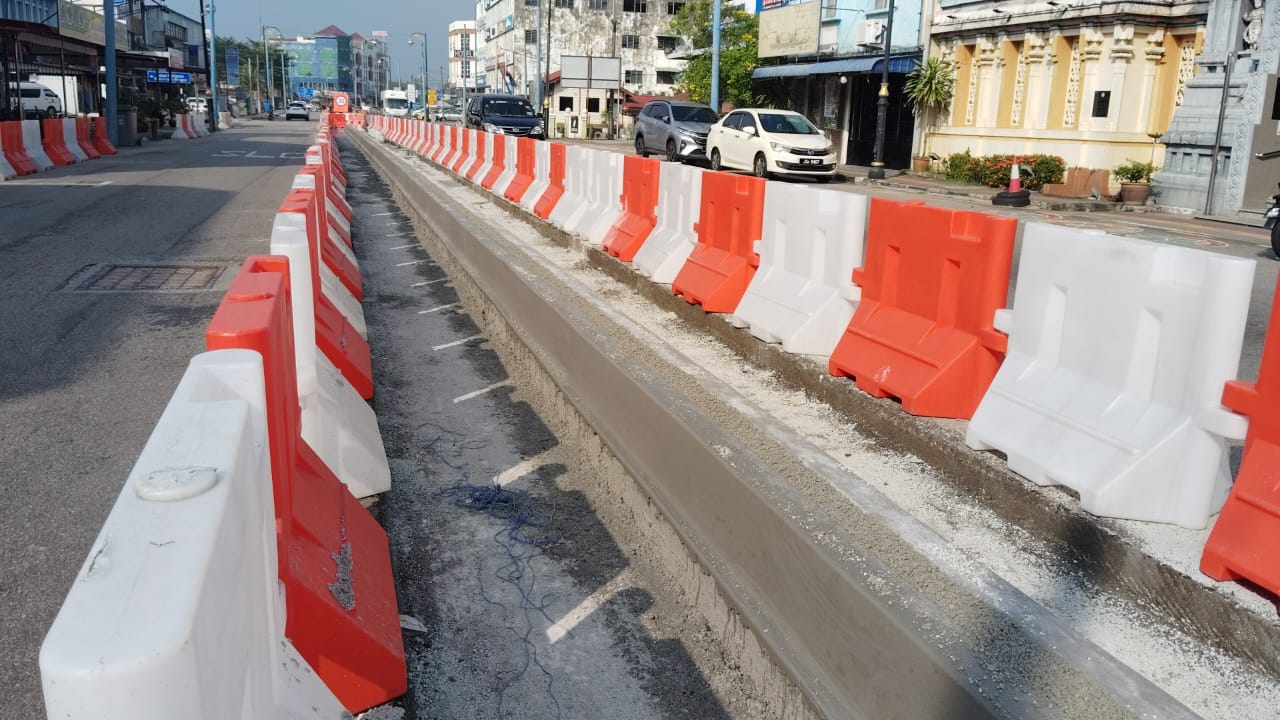 (已签发)柔:东甲麻坡路分界堤兴建工程重启 本月内完工