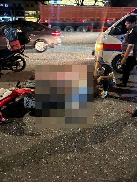 (已签发)柔:姐弟共骑摩托车失控酿祸 18岁弟弟当场丧命