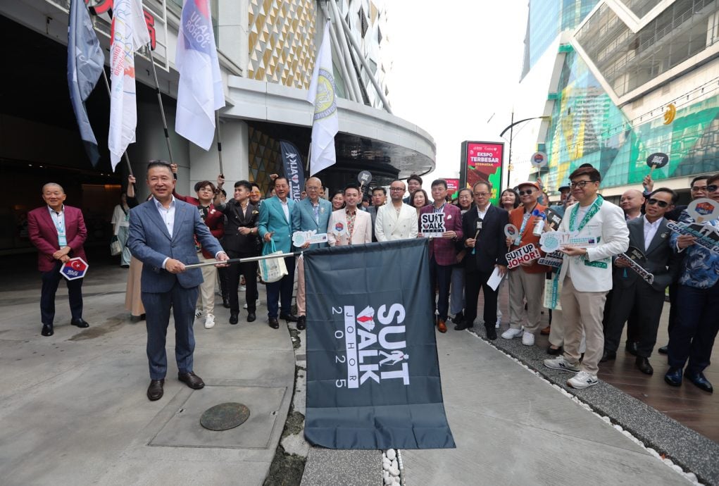 特稿丨纱玉街化身“绅士游行”T台 展现西装不同品味