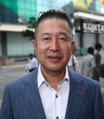 特稿丨纱玉街化身“绅士游行”T台 展现西装不同品味