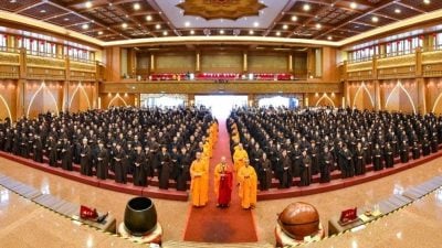 佛光山新马寺办皈戒礼 800人受戒