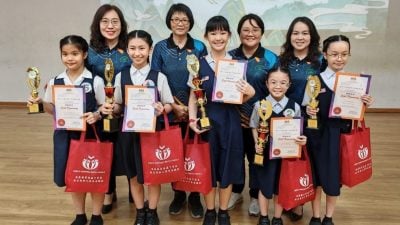 峇华小华语演讲赛  爱二谢洁宁荣获冠军