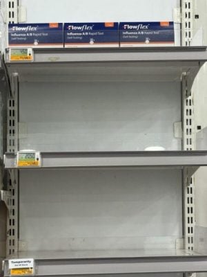 (已签发)柔:狮城二三事:冠病病例增三成 估计达1万4200例 有者称自筛试剂盒不易买