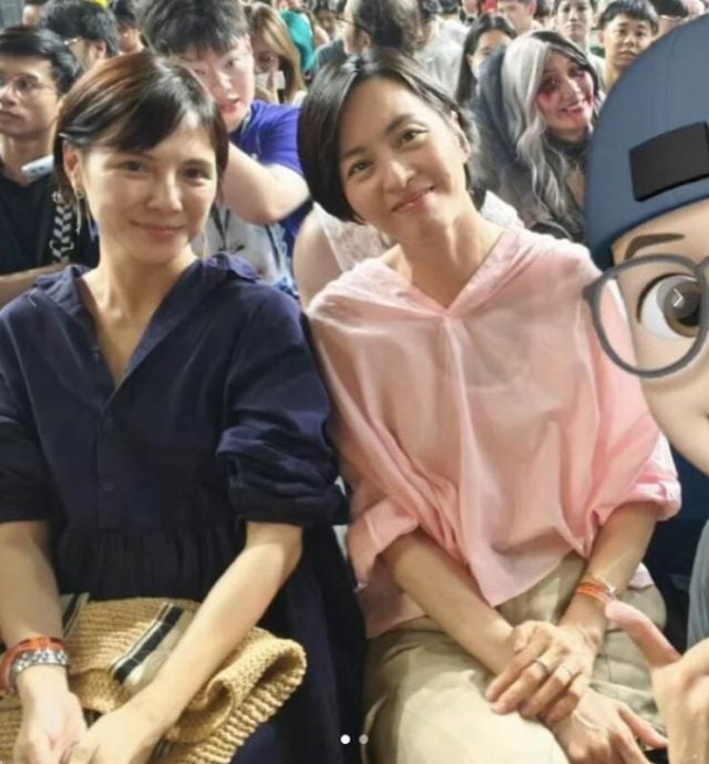 (已签发)柔:狮城二三事:女神卡卡狮城开唱 海外明星纷朝圣