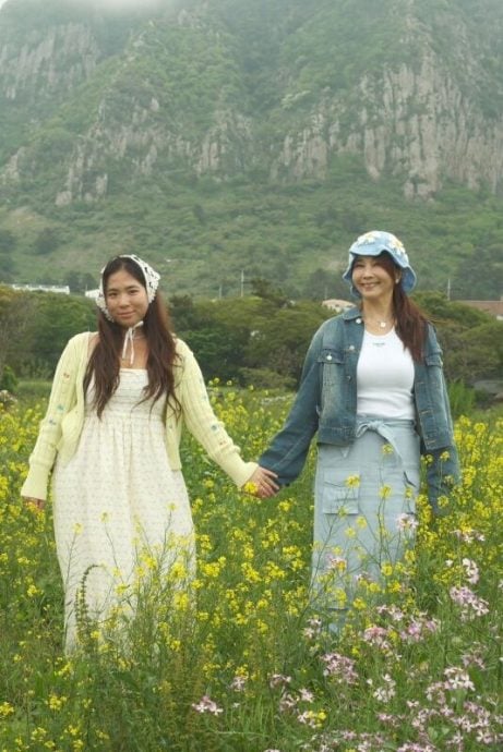 (已签发)柔:狮城二三事:重温《苦尽柑来遇见你》感人亲情 陈秀环母女同游济州岛