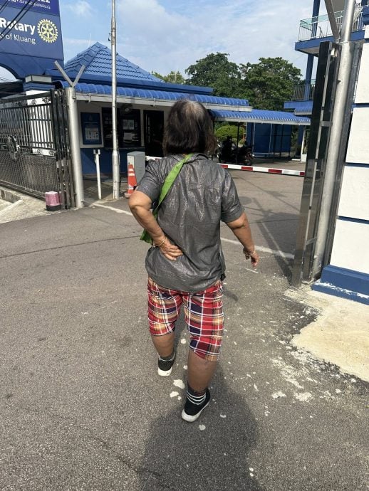 (已签发)柔:误信援助计划可获高回酬 74岁妇被载到银行提款损失2万