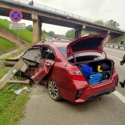 (已签发)柔:迎婚礼前两天遇车祸 情侣一死一伤阴阳两隔