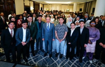 安华: 已建议选委会简化海外投票程序 将确保下届大选前就绪