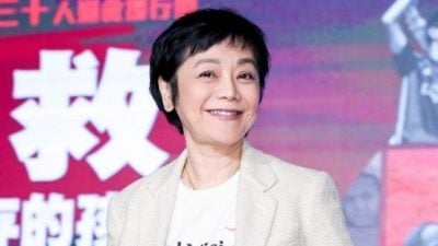 陪98岁妈妈过母亲节 张艾嘉：别催我退休