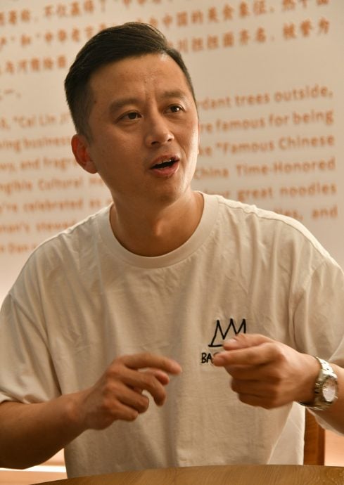 (预编11日见报)大都会封面、封底-都会全视角|