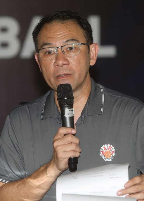 FIBA委陈其贤为竞赛委员 李典和:篮总与世界接轨受鼓舞