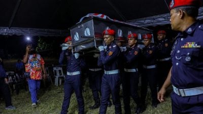 FRU罗里车祸︱以皇家警察葬礼礼仪进行 9殉职警察下葬