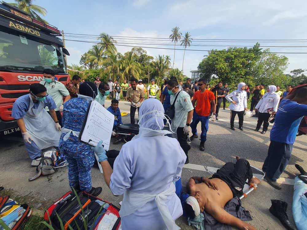 FRU返怡途中车祸 警:罗里上共18人 8人当场亡