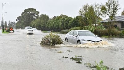 纽西兰强风豪雨 威灵顿航班中断学校关闭