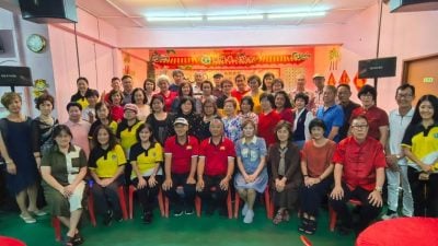 关丹华人协会 热情接待 森州朱湖区武吉不兰律乐龄休闲俱乐部