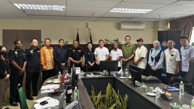 振兴德士行业重要措施 . 江峰年：机场设新德士候车区