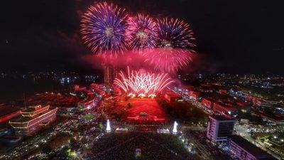 “常青感恩同庆之夜”．数万人同欢