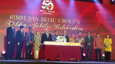 总理：减少碳排放．经济活动须走向“绿色