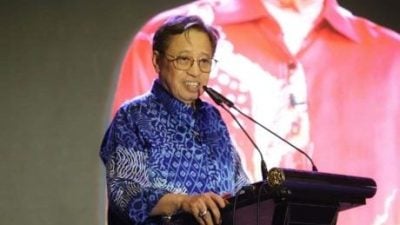 总理：追求卓越 放眼世界．为常青集团感到骄傲