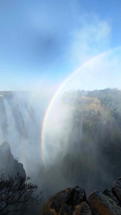  Kim Teoh／无处不彩虹──维多利亚瀑布	
